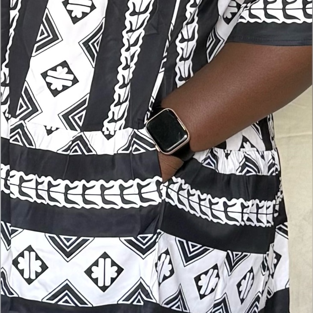 Black and White Patterned Dress - Picture 3 of 3